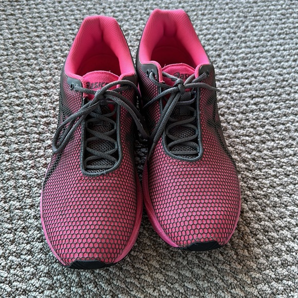 ASICS Shoes - Picture 2 of 7